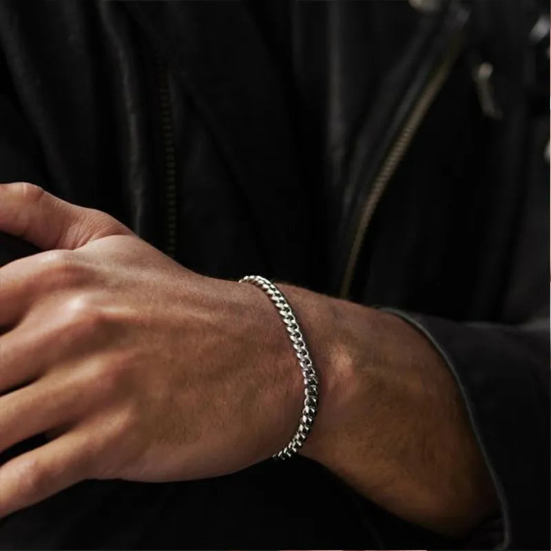 Miami Curb Chain Bracelet for Men - Dagger & Diamond