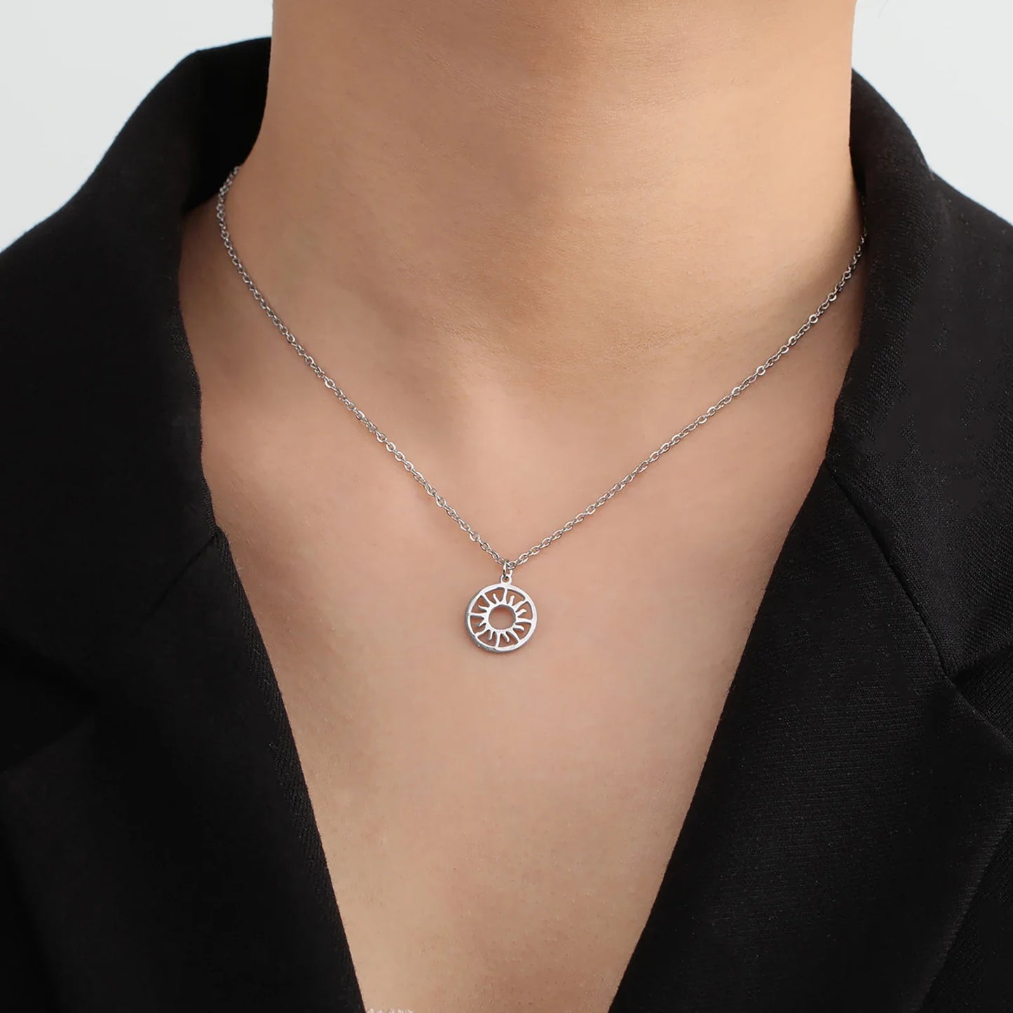 Sun Pendant O-Link Chain Necklace