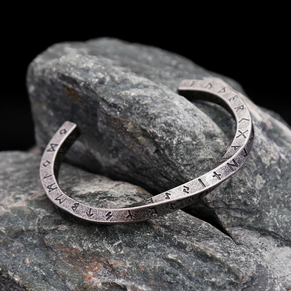 Vintage Nordic Twist Cuff Bracelets For Men - Dagger & Diamond