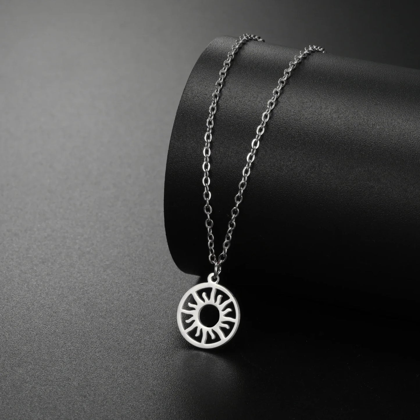 Sun Pendant O-Link Chain Necklace