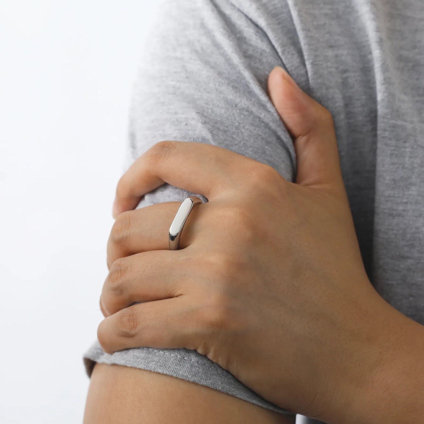 Minimalist Ring - Dagger & Diamond