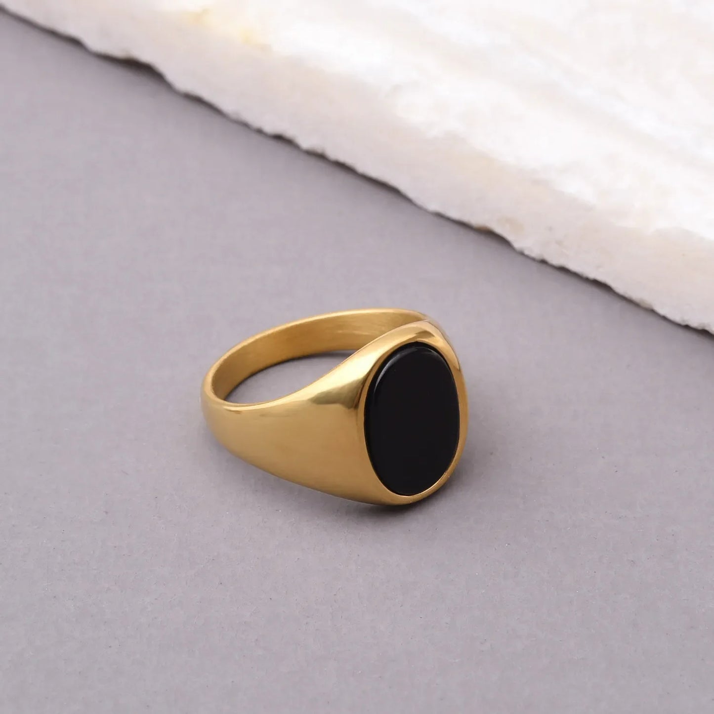 Vintage Gold Oval Stone Inlay Ring - Dagger & Diamond